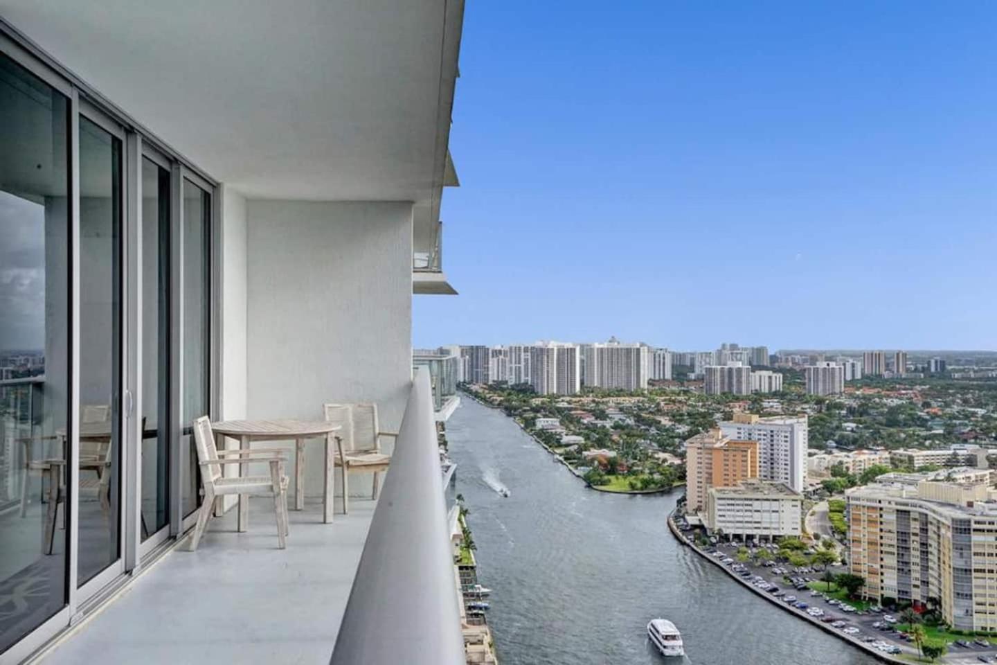 Amazing Apartments At H Beach House Hollywood Zewnętrze zdjęcie
